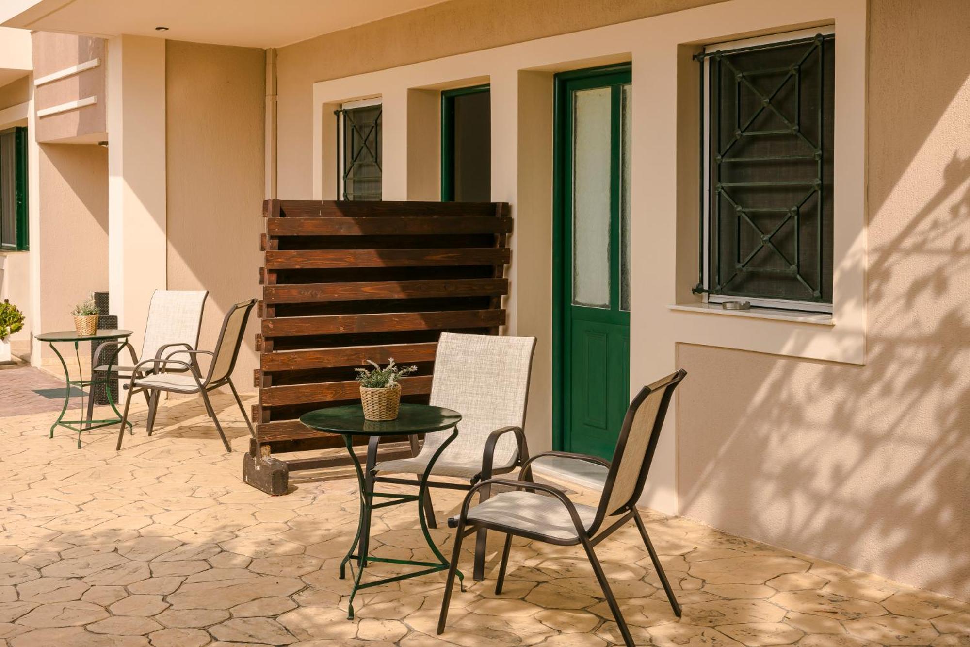Evianna Studios Mousata Exterior photo